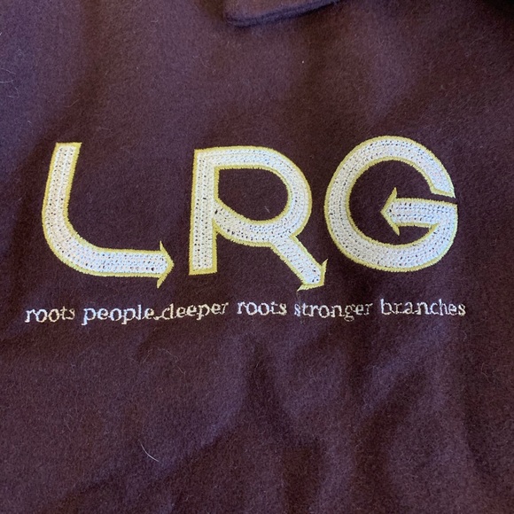 L is for Luxury 💎 - Picture 3 of 5